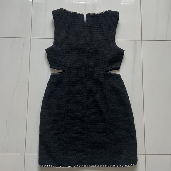 NWT 7 For All Mankind Black Tweed Dress with White Stitching and Cutouts Size S - Picture 5 of 6